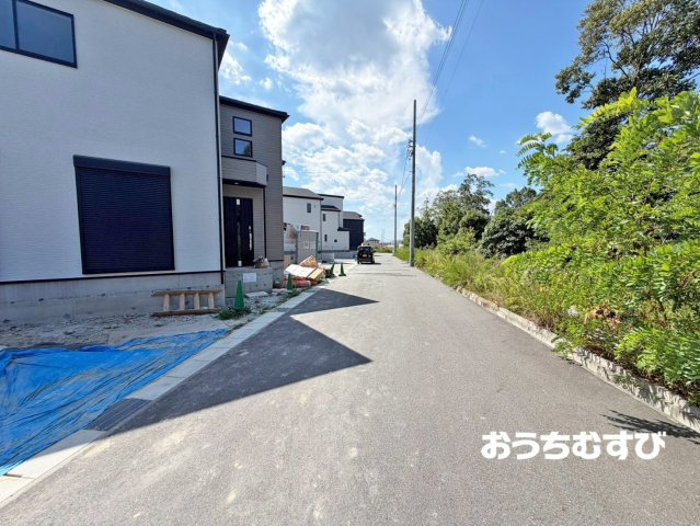 守山区上志段味3期(全13棟)の前面道路含む現地写真