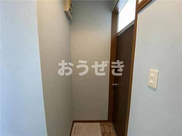 パールピアスの内装