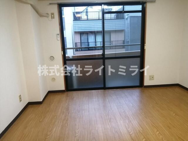 橋本ビルの居間・リビング|同建物参考写真 