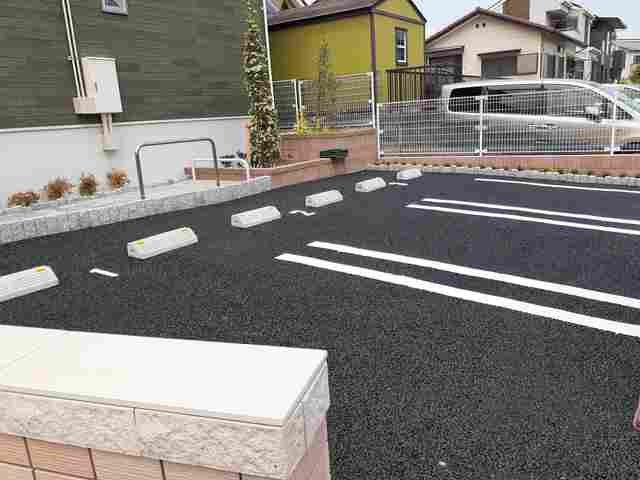 カサベルテ・ホオノキの駐車場