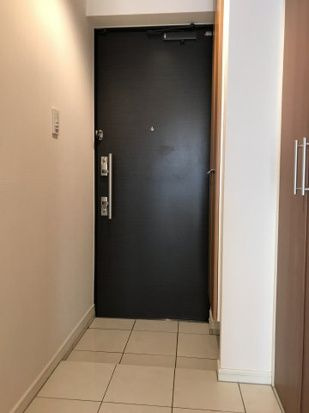 ドルチェ目黒ウエストの玄関