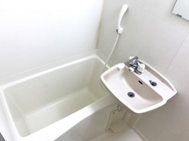 コンパクトで使いやすいお風呂です