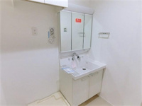 明るい洗面所です