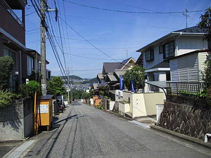 西区己斐上2丁目の前面道路含む現地写真