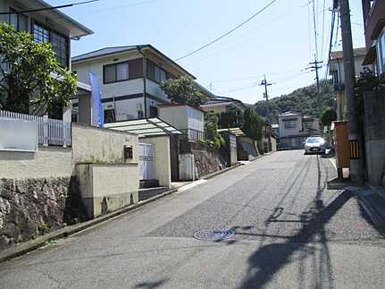 西区己斐上2丁目の前面道路含む現地写真