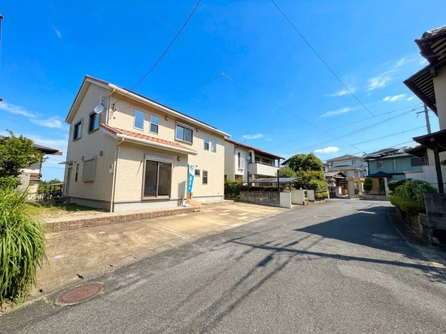 東入部１丁目戸建の前面道路含む現地写真