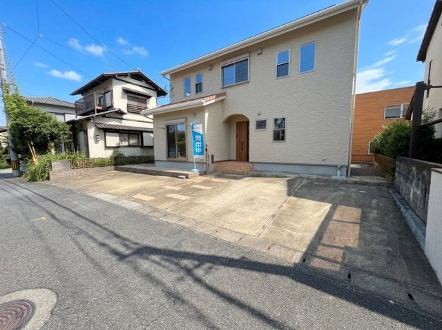 東入部１丁目戸建の駐車場