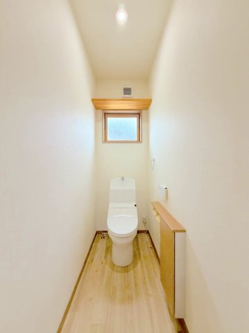 東入部１丁目戸建のトイレ