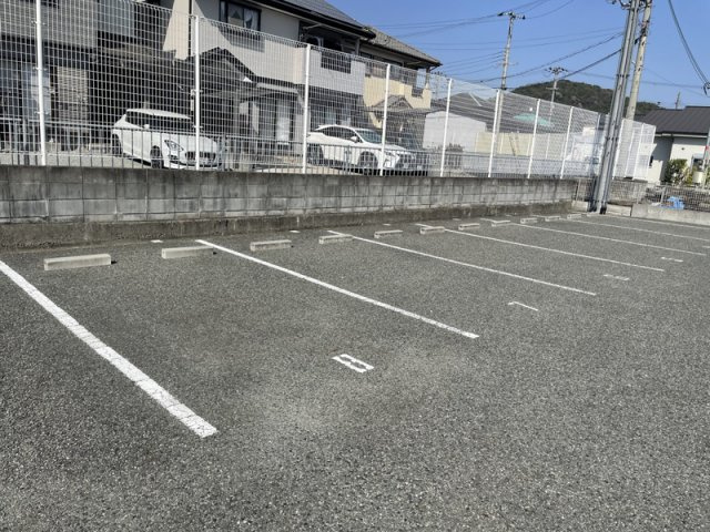 ＦＯＲＥＳＴＣＡＰＥたつのＡの駐車場