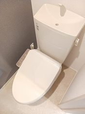 清潔感のあるトイレです