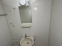 明るい色調の室内です