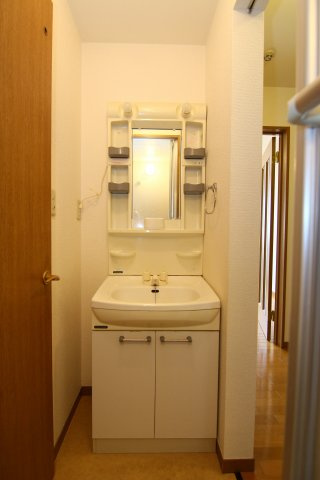 ガーデンコート日吉ウエストの独立洗面台|※同仕様写真になります。
