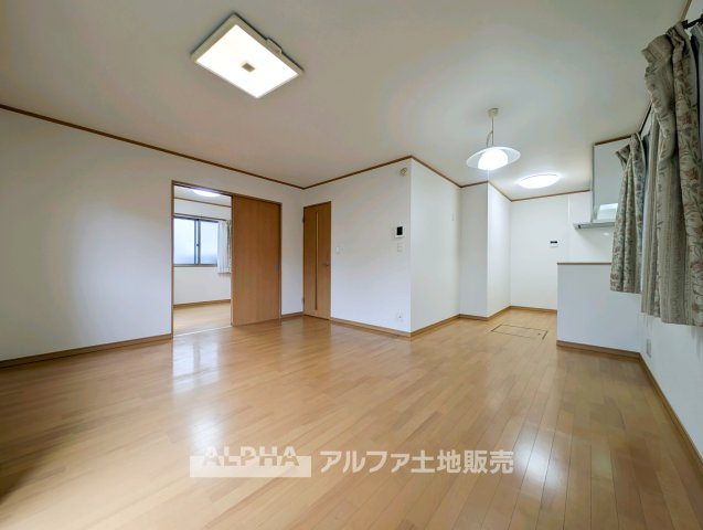 東京都羽村市神明台2 中古戸建の居間・リビング