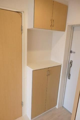 エイチ・ツーオー清水丘の玄関