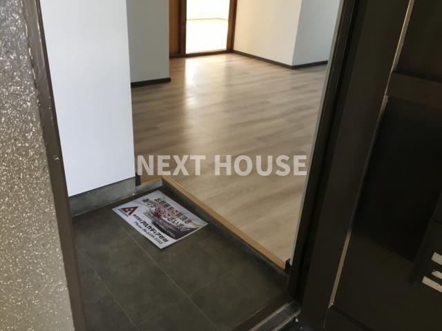 大成マンションの玄関