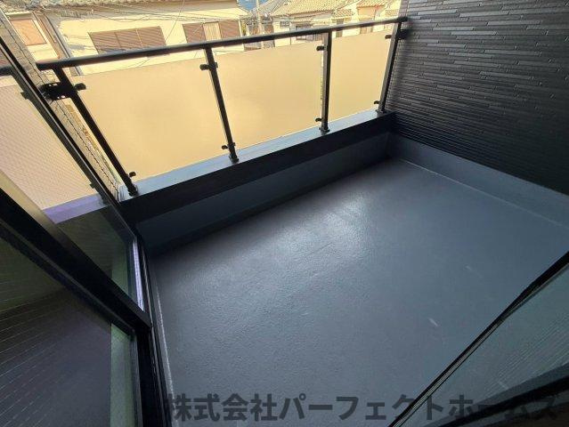 成田東が丘新築戸建てのバルコニー|外からの目が気にならないバルコニーで洗濯物が干せます