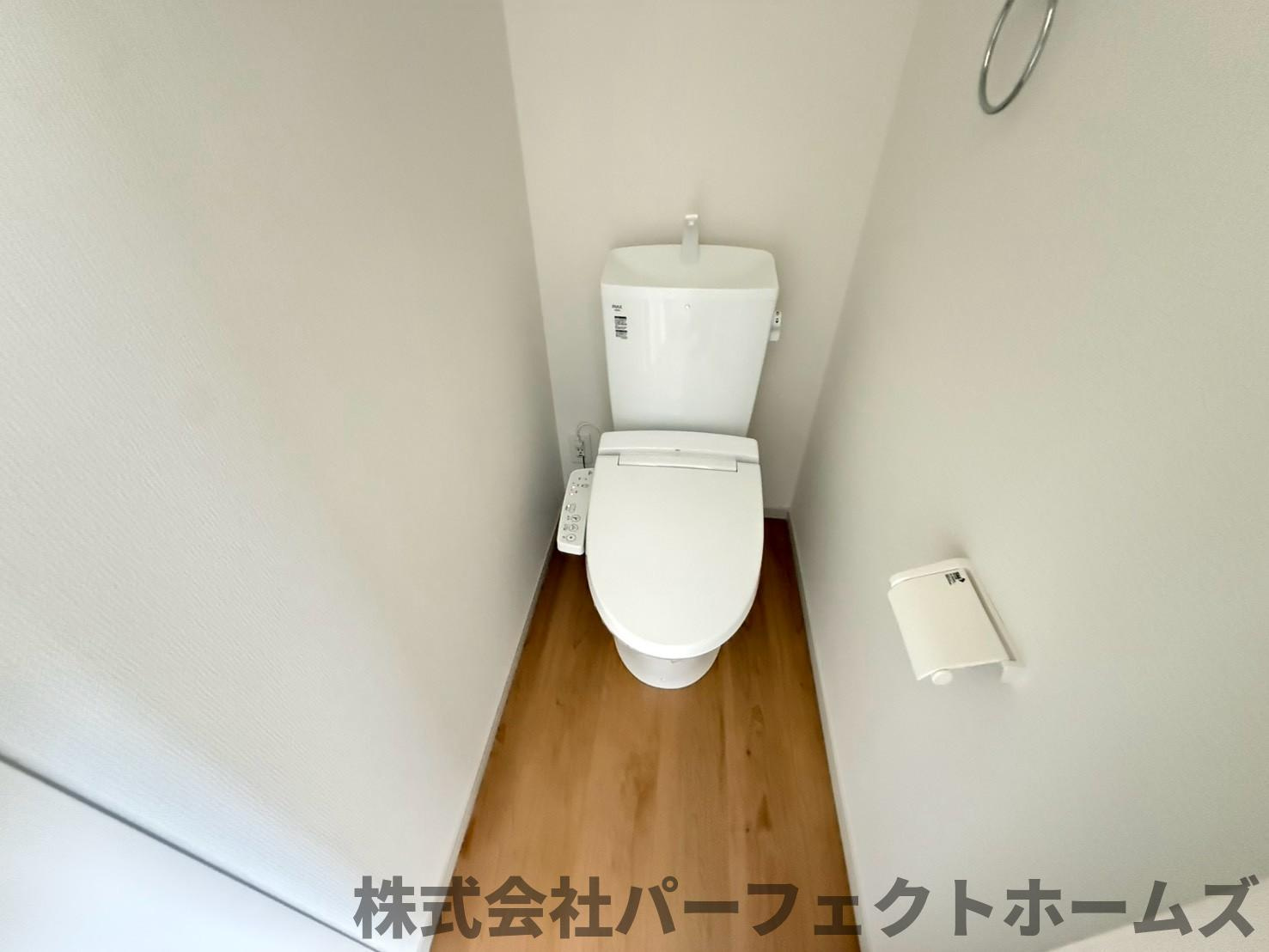 成田東が丘新築戸建てのトイレ|落ち着いたトイレです