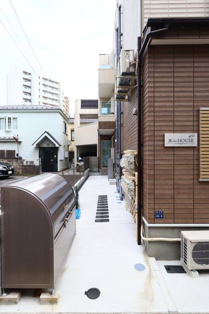 清潔なエントランスです
