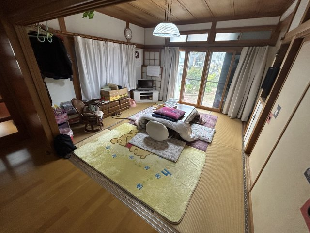 中古一戸建て　高崎市吉井町吉井の居間・リビング