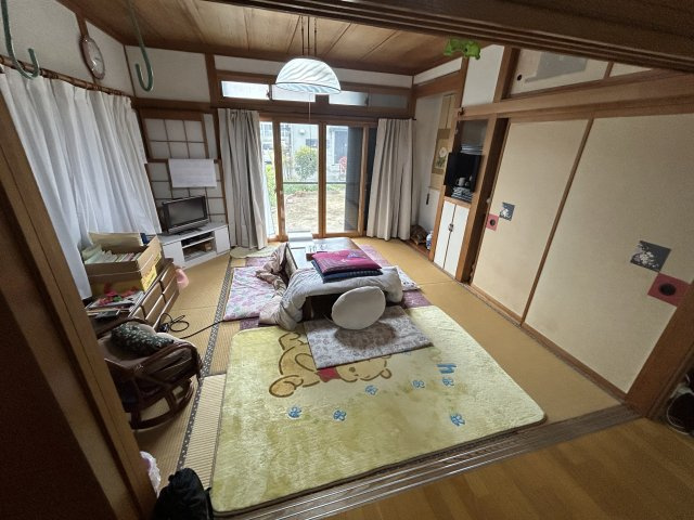 中古一戸建て　高崎市吉井町吉井の居間・リビング