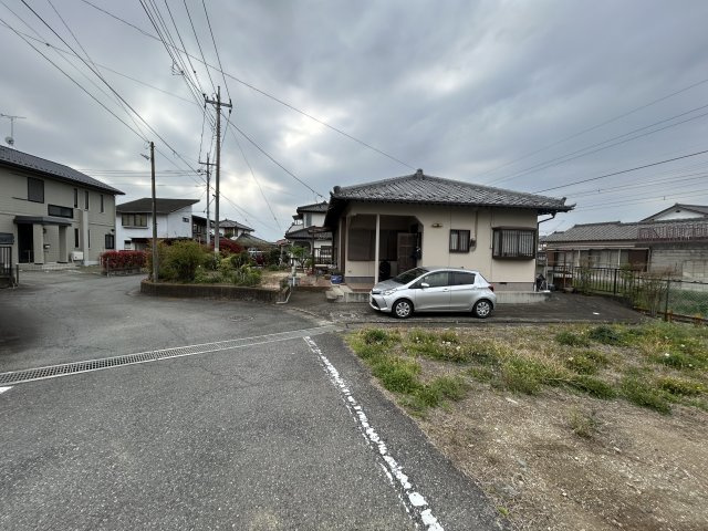 中古一戸建て　高崎市吉井町吉井の前面道路含む現地写真