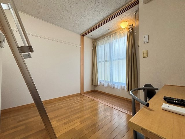 レオパレス岸和田５の居間・リビング