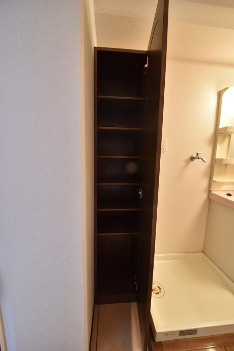IDビルの玄関