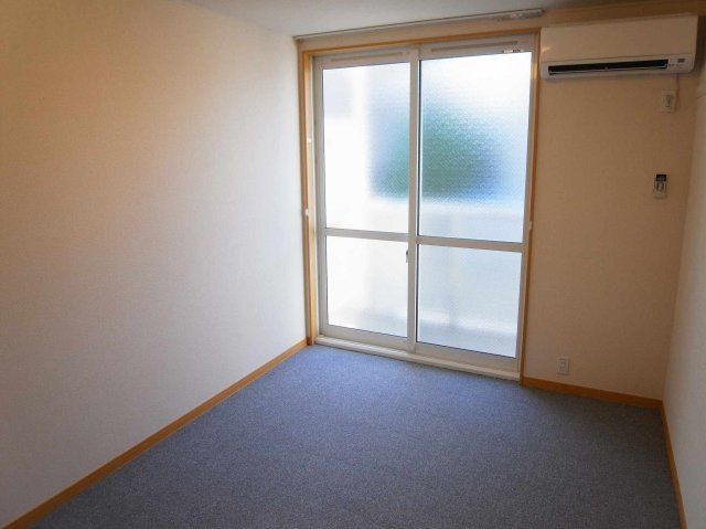 レオパレスアドバンス鶴見の居間・リビング