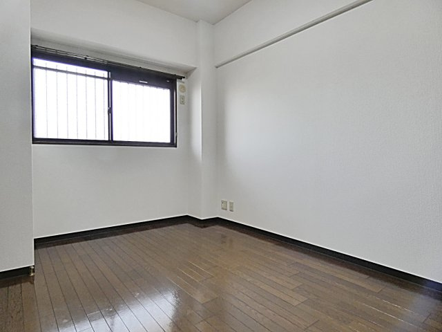 レージュ長久手の洋室