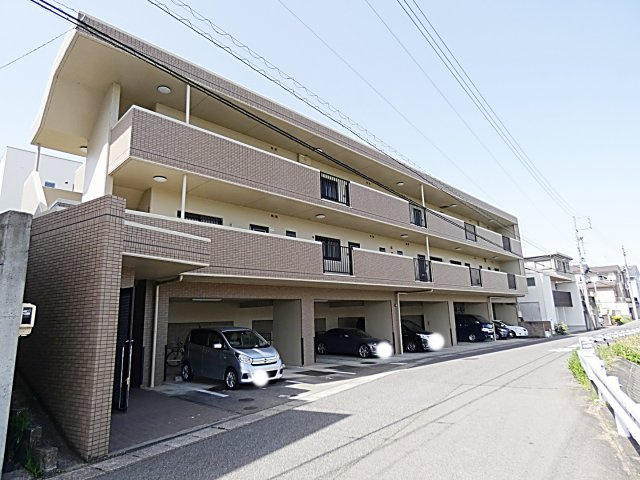 レージュ長久手の外観