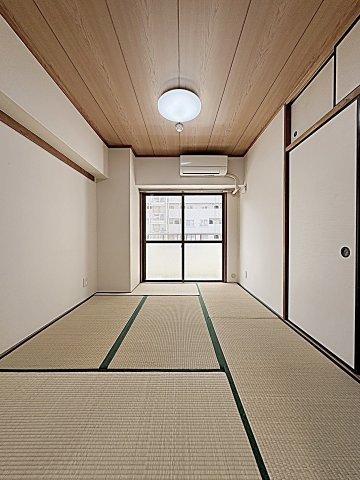 メゾンパール泉の和室