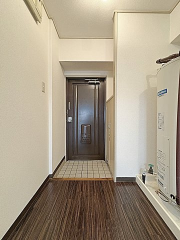 メゾンパール泉の玄関