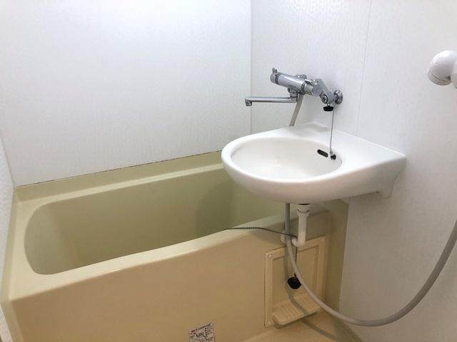 四谷フラワーマンションの浴室