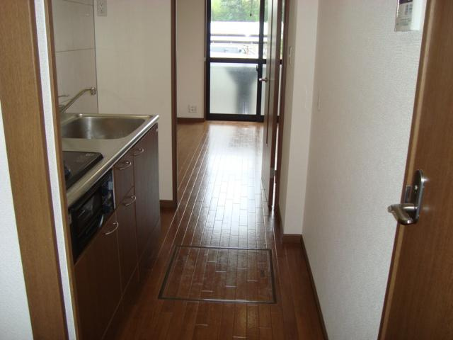 ベルファイブＳの内装|廊下