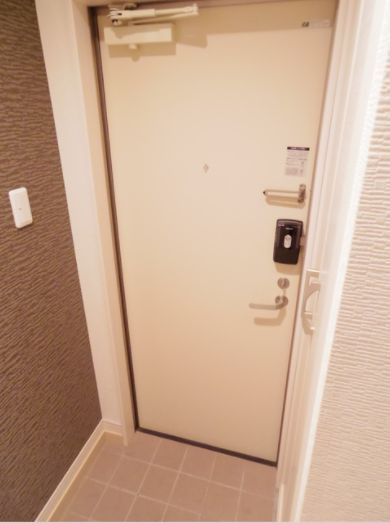 ブランノワールの玄関|明るい玄関です