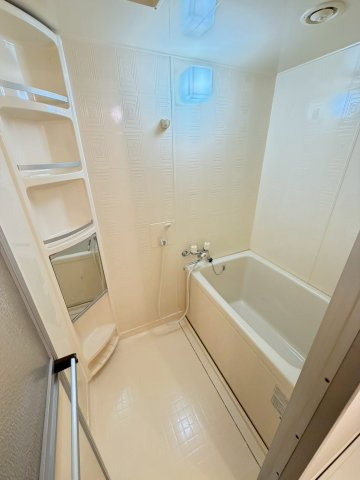 日興総持寺スカイマンションの浴室
