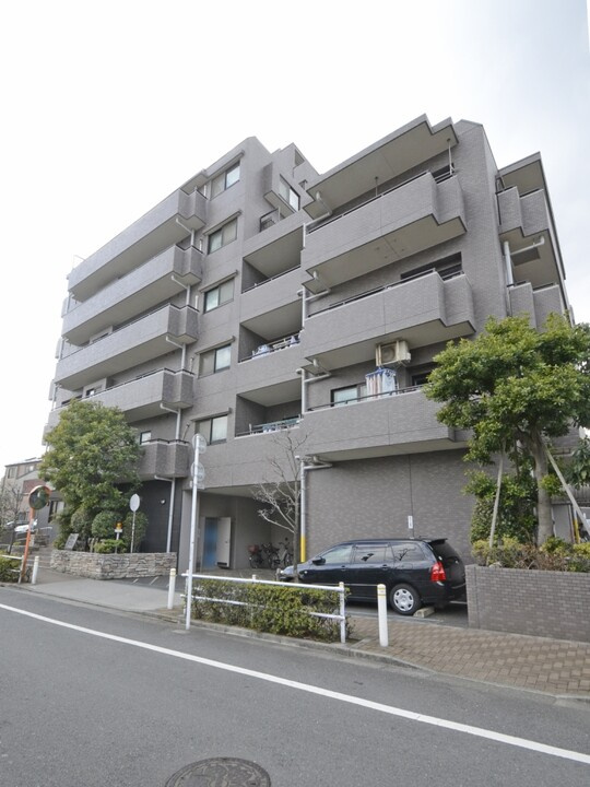 ルイシャトレ大山の外観|ルイシャトレ大山：スーパーやコンビニ近く買物便利！