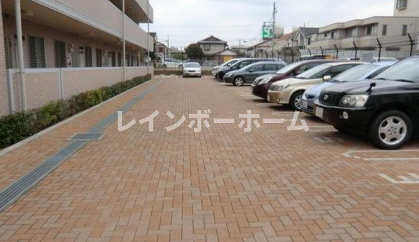 フレールⅢ【仲介手数料：50％OFF】対象物件！の駐車場|駐車場完備です