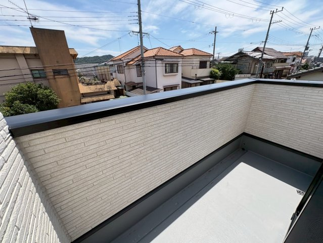 須磨区緑が丘２丁目　新築戸建て　A号地のバルコニー|バルコニー付きです