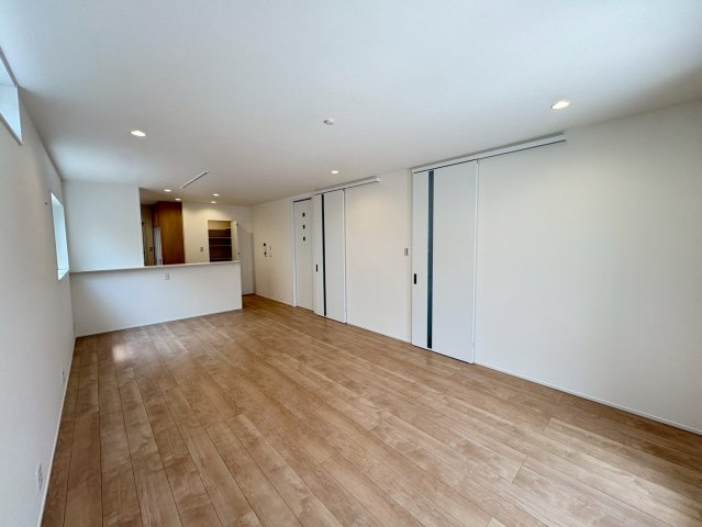 須磨区緑が丘２丁目　新築戸建て　A号地の居間・リビング|ゆったりとしたリビングです