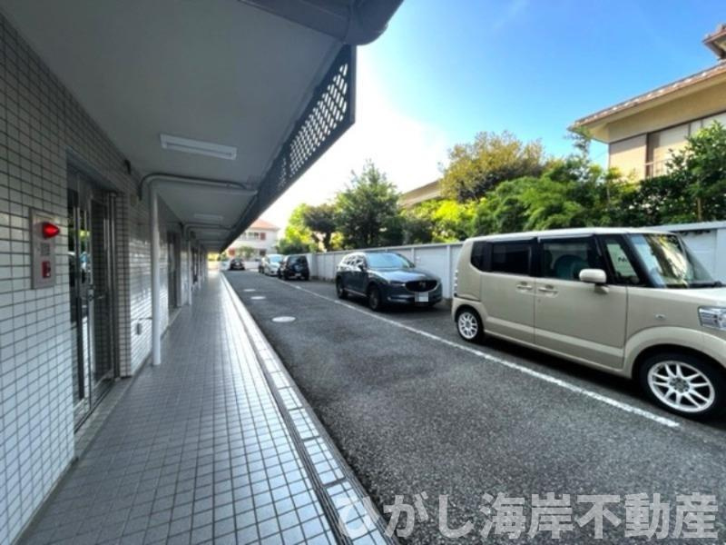 クリオ片瀬江ノ島壱番館の駐車場|敷地内駐車場