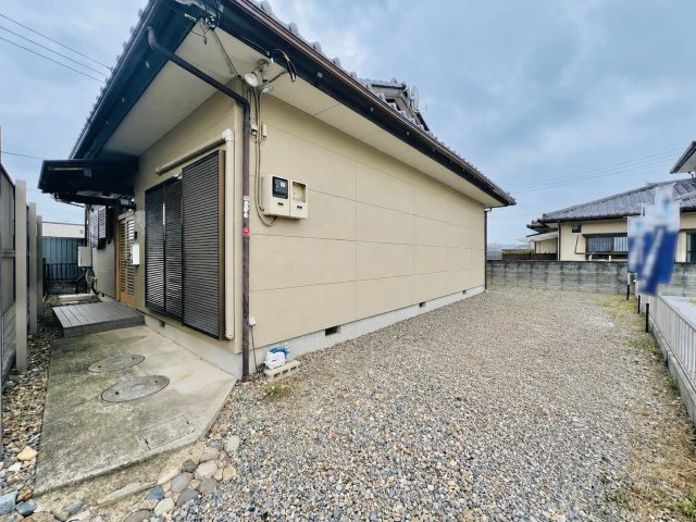 伊勢崎市堀口町の前面道路含む現地写真|駐車スペース３台可◎