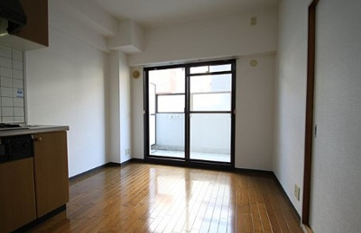 【居間・リビング】 | リプル豊中 | ※同タイプの写真となり、実際のお部屋とは異なる場合があります
