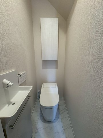 須磨区緑が丘２丁目　新築戸建て　B号地のトイレ|トイレもきれいです