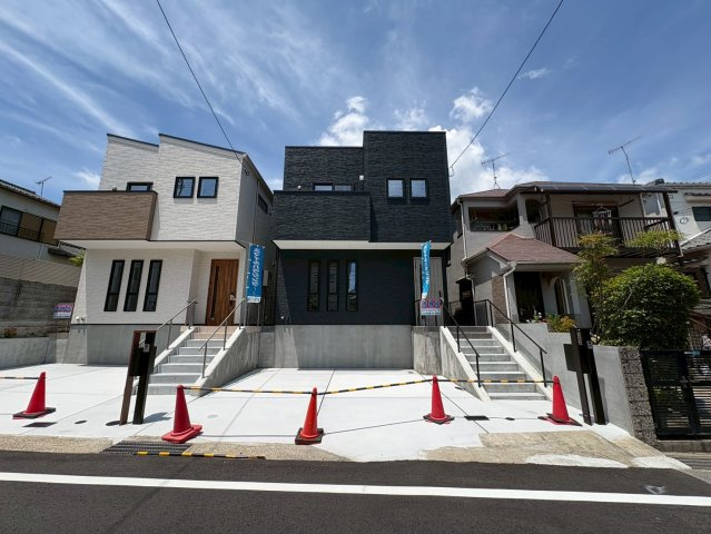 須磨区緑が丘２丁目　新築戸建て　B号地の前面道路含む現地写真|前面道路含む現地写真です