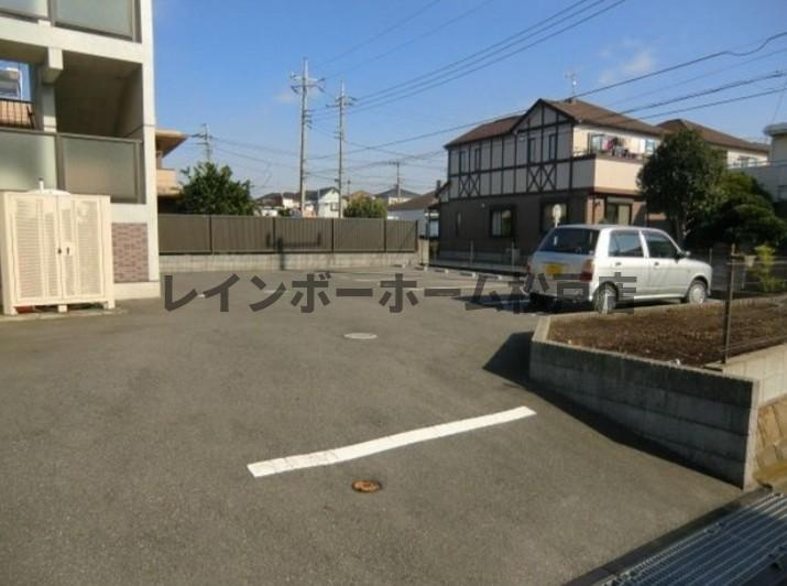 【仲介手数料：50％OFF】対象物件！の駐車場