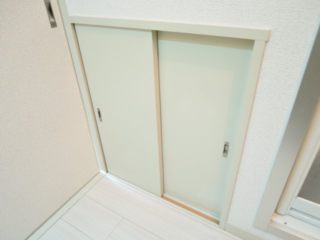 高槻市芥川町１丁目の賃貸マンションのエントランス