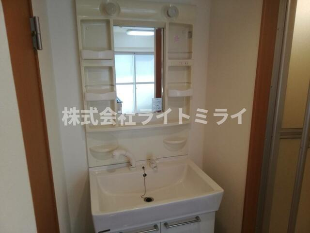 岡部ビルの独立洗面台|同建物参考写真 