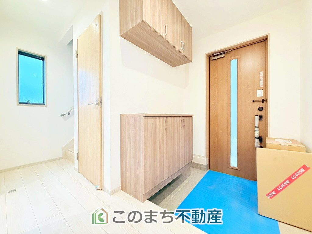 いろどりアイタウン那須塩原市埼玉23-P1の玄関|大きなシューズボックスを完備しております！玄関スペースを有効に活用できますね！
