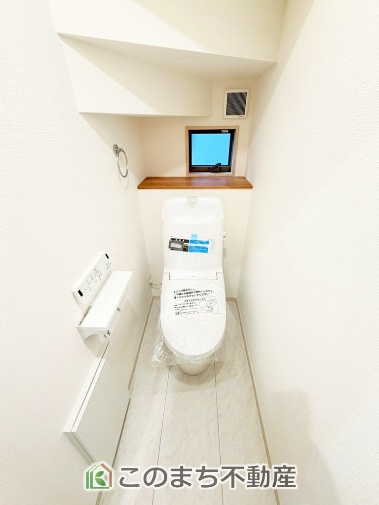 いろどりアイタウン那須塩原市埼玉23-P1のトイレ|小窓から換気ができて清潔なトイレスペース☆温水洗浄便座搭載です！
